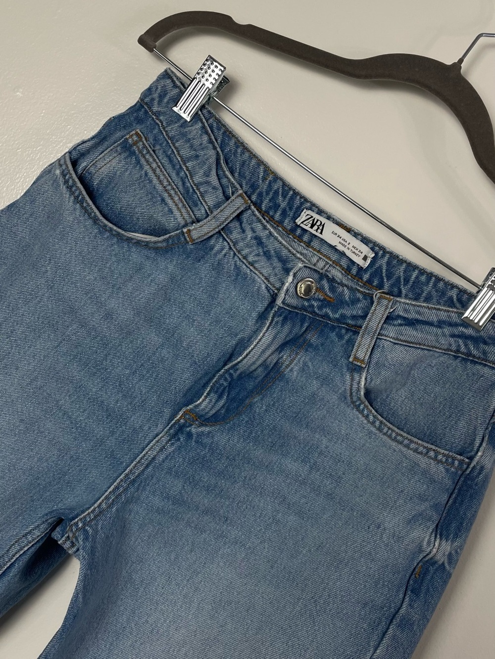 ZARA Women’s Classic Blue Denim Jeans